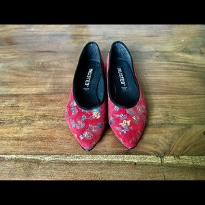 Kenneth Cole Unlisted Red Floral Flats